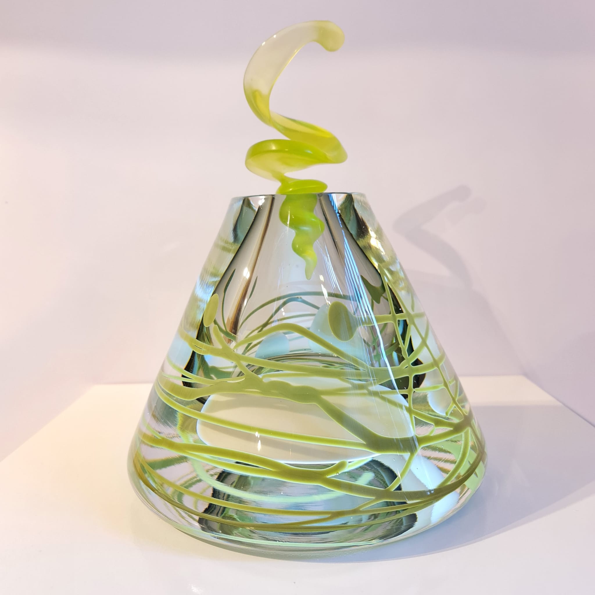 Floating Dots Grey Green/White glassculptuur door Dirry de Bruin