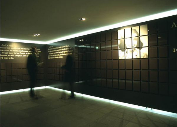 Tentoonstelling Anne Frank Huis entree ontwerp