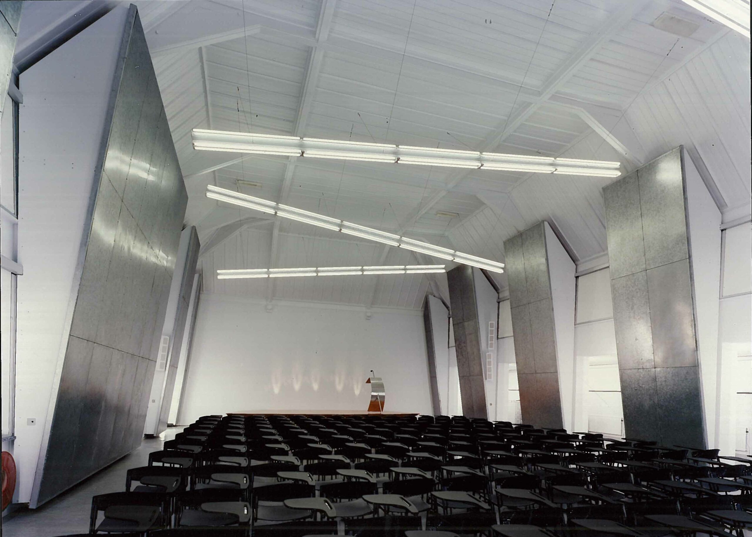 Podium Auditorium AIVE Eindhoven ontworpen door Dirry de Bruin