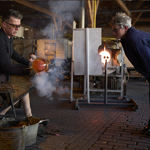 Dirry de Bruin Y-conische stolpvazen Leerdam glasblazerij - Fotografie Ben Deiman