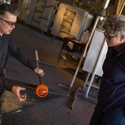 Dirry de Bruin Y-conische stolpvazen Leerdam glasblazerij - Fotografie Ben Deiman