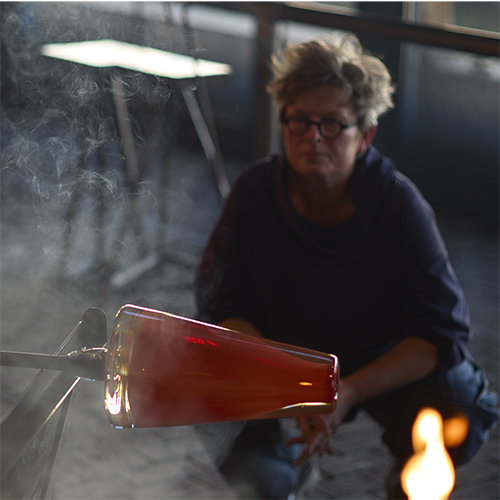 Dirry de Bruin Y-conische stolpvazen Leerdam glasblazerij - Fotografie Ben Deiman