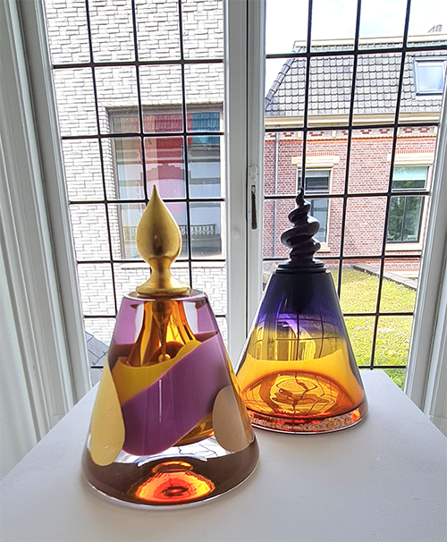 Opening Villa Mondriaan tentoonstelling Nieuwe Lijnen - Y-conische stolpvazen van Dirry de Bruin