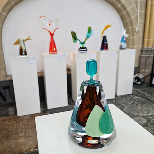 Dirry de Bruin Glassexpo Zutphen 2025 Stolpvaas Floating Dots Brown Green