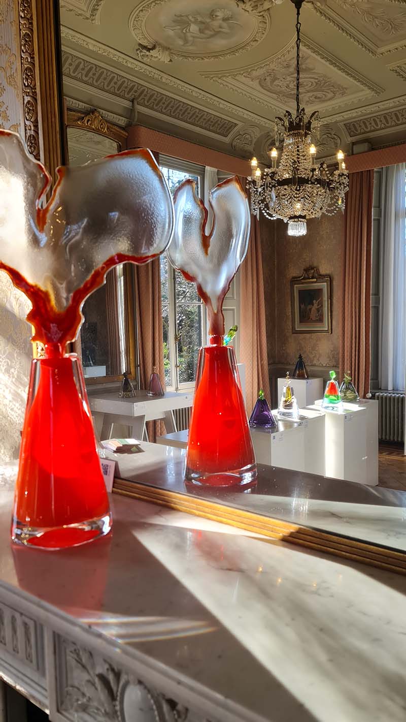 Dirry de Bruin KunstFair Kasteel Geldrop 2026 Close-up van Glasobject Fire