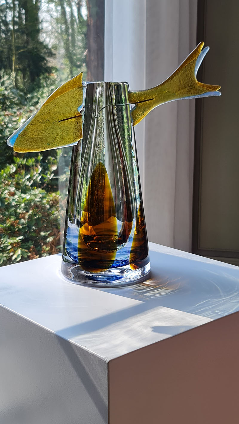 Dirry de Bruin KunstFair Kasteel Geldrop 2026 Overzichtsfoto - Glaskunst Water Morphosis